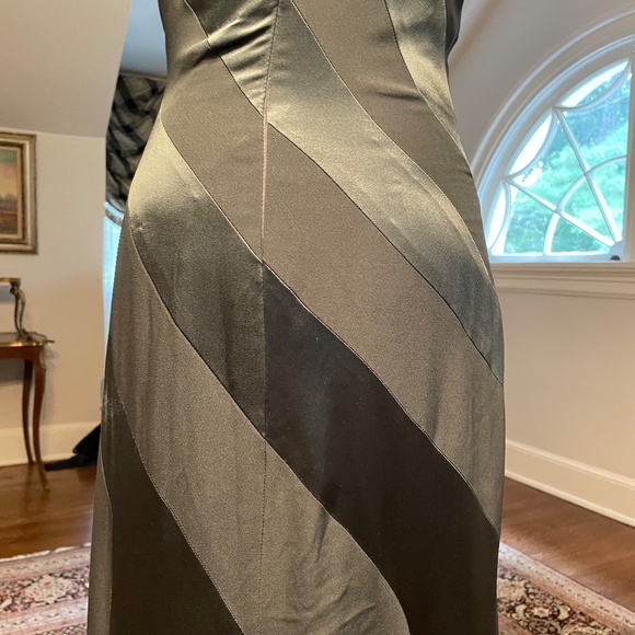 Luxury Paris Designer Jacques Molko Gray Bias Silk evening gown - Picture 10 of 14